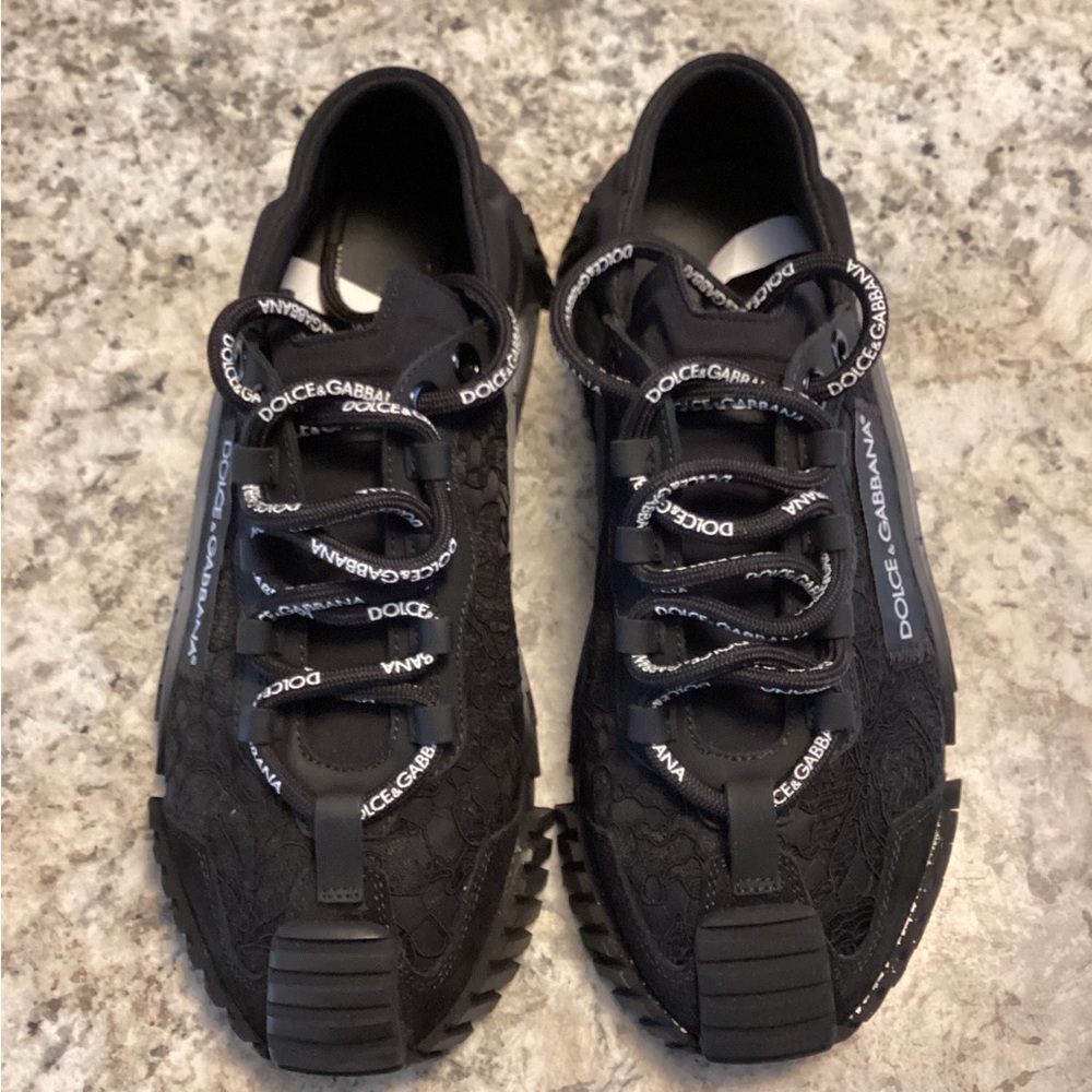 Dolce & Gabbana Textured Black Sneakers NS1